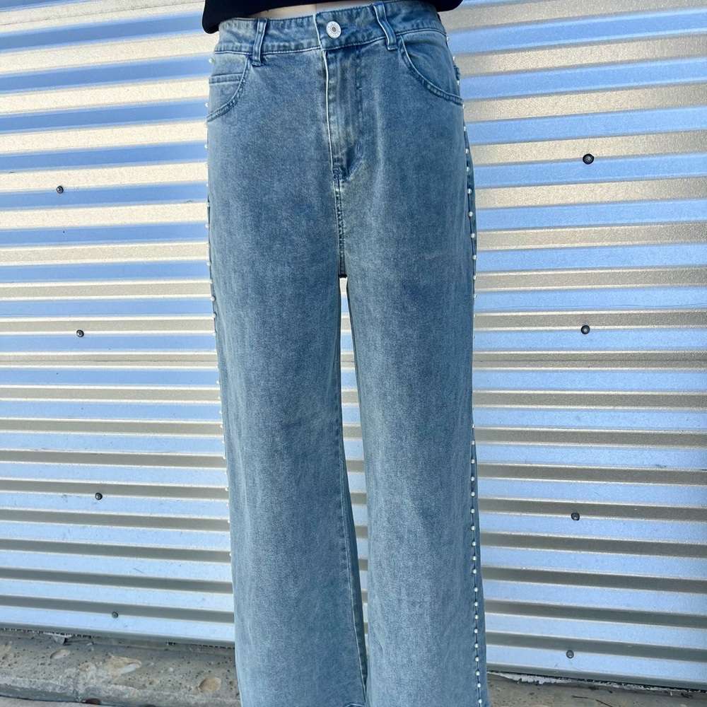 Entro Pearl Embelished Wide Leg Light Denim Womens Jeans